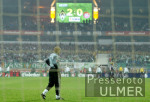 Fussball 1. Bundesliga: Bremen -Bayern, Kahn vor Anzeigetafel
