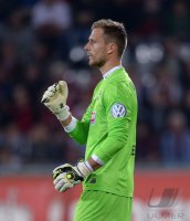 Fussball DFB Pokal 2. Runde 13/14: Torwart Oliver Baumann (SC Freiburg)