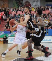 Basketball 1. Bundesliga 2011/2012:  Walter Tigers Tuebingen - FC Bayern Muenchen