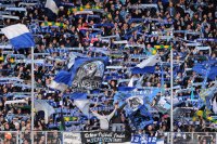 2. Fussball Bundesliga:  1860 Fankurve mit Fahnen und Schals