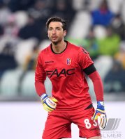 FUSSBALL SERIE A 2016/2017: Torwart Antonio Mirante (FC Bologna)