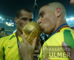 FUSSBALL Weltmeisterschaft  JUBEL;  Brasilien  Rivaldo, Ronaldo