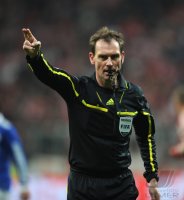 Fussball DFB Pokal 10/11 :  Schiri Florian Meyer