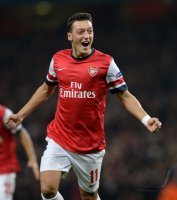 FUSSBALL  CHL  Saison 2013/2014: Arsenal London - SSC Neapel