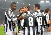 FUSSBALL SERIE A: Pogba Paul, Andrea Pirlo, Claudio Marchisio und Vucinic Mirko (v. li., Juventus Turin)
