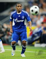 Fussball Internationales Testspiel: Schalke - Glasgow, FARFAN am Ball