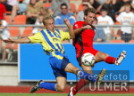 Fussball Bundesliga: Braunschweig - Reutlingen, Zweikampf