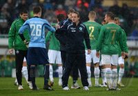 Fussball 1. Bundesliga : Max Gruen und Trainer Mike Bueskens (v. li., Greuther Fuerth)