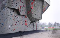 Ueberdachte Outdoor-Kletteranlage der Paul Horn Arena