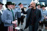 Fussball 1. Bundesliga 13/14: Trainer Guardiola (FC Bayern Muenchen) zu Besuch beim FC Bayern Fan Club Glonn94