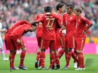 Fussball 1. Bundesliga, Saison 2011/2012: JUBEL mit Franck Ribery, David Alaba, Mario Gomez, Luiz Gustavo, Toni Kroos (v.li., FC Bayern Muenchen)