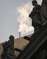 Papstwahl / Konklave: Papstwahl: Habemus Papam, weisser Rauch, Leo 14. ist der neue Papst