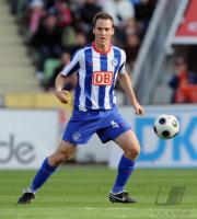 FUSSBALL 1. BUNDESLIGA: Berlin, VON BERGEN Einzelaktion