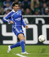 Fussball 1. Bundesliga: Schalke, ALTINTOP Einzelaktion