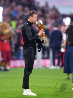 Fussball 1. Bundesliga Saison 21/22: JUBEL FC Bayern Muenchen feiert die 32. Meisterschaft
