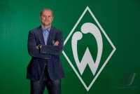 Fussball 1. Bundesliga Saison 12/13: Thomas Schaaf im exklusiven Pressefoto ULMER Shooting