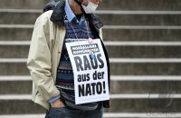 Mahnwache, Demo fuer Frieden auf dem Holzmarkt in Tuebingen