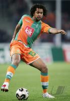 Fussball 1. Bundesliga: Bremen, OWOMOYELA Einzelaktion am Ball