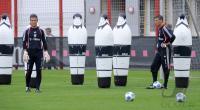 1. Fussball Bundesliga : Training beim FC Bayern Muenchen