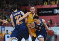 Basketball 1. Bundesliga 14/15 Hauptrunde:  Walter Tigers Tuebingen - Eisbaeren Bremerhaven