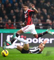 FUSSBALL SERIE A:  Kevin Prince Boateng (oben, AC Mailand) gegen Jose Martin Caceres Silva (Juventus Turin)