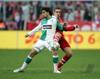 Fussball 1. BL Bayern-Bremen; Zweikampf