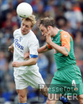 Fussball 1. Bundesliga: Bochum - Bremen, Zweikampf