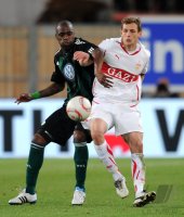 Fussball 1. Bundesliga : Grafite (li, VfL Wolfsburg) gegen Georg Niedermeier (re, VfB Stuttgart)