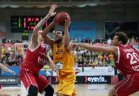 Basketball 1. Bundesliga 15/16 Hauptrunde: Walter Tigers Tuebingen - Brose Baskets Bamberg