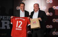 FC Bayern Muenchen Manager Uli Hoeness bei Burger King