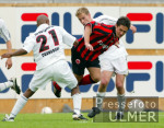 Fussball 2. Bundesliga: Frankfurt - Reutlingen, Zweikampf