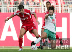 Fussball 1. Bundesliga: Mainz - Bremen, Zweikampf