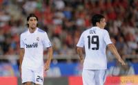 FUSSBALL International Primera Division 10/11:   OEZIL und KHEDIRA (Real Madrid)