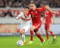 Fussball 1. Bundesliga :  Tamas Hajnal (li, VfB Stuttgart) gegen Franck Ribery (FC Bayern Muenchen)
