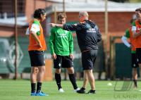 FUSSBALL, 1. BUNDESLIGA: Training Werder Bremen mit Neuzugang Claudio PIZARRO