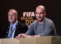 Fussball International  FIFA Ballon d Or 2012: Trainer Pep GUARDIOLA (Spanien)