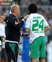 FUSSBALL 1. BUNDESLIGA: Werder Bremen, SCHAAF und  PIZARRO