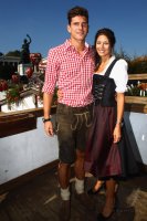 FUSSBALL 1. BUNDESLIGA: Mario Gomez mit Frau Silvia (FC Bayern Muenchen)