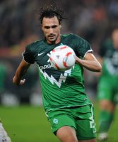 Fussball: 1. Bundesliga Saison 2010/2011: Bremen, ALMEIDA am Ball