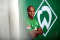Fussball 1. Bundesliga, Saison 2012/2013, Werder Bremen: Theodor Gebre Selassie im exklusiven Pressefoto ULMER Fotoshooting