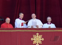 Rom; Papst Franziskus I. spricht den Urbi Et Orbi Segen