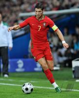 FUSSBALL EURO 2008: Portugal, RONALDO Einzelaktion