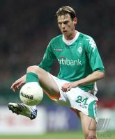 Fussball DFB-Pokal: Werder, BOROWSKI Einzelaktion