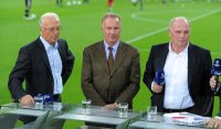 Fussball CHL  Saison 2011/2012: Ehrenpraesident Franz Beckenbauer, Vorstandsvorsitzender Karl Heinz Rummenigge, Praesident Uli Hoeness (v. li., FC Bayern Muenchen)