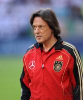 FUSSBALL INTERNATIONAL: Dr. Hans Wilhelm Mueller Wohlfahrt (Deutschland)