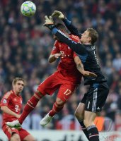 FUSSBALL INTERNATIONAL  CHL HALBFFINALE 11/12:  FC Bayern Muenchen - Real Madrid