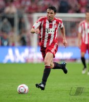 Fussball 1. Bundesliga  Saison 2010/2011: Mark van Bommel (FC Bayern Muenchen)