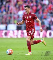 Fussball 1. Bundesliga Saison 21/22: FC Bayern Muenchen -  TSG 1899 Hoffenheim
