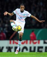 FUSSBALL, DFB Pokal Halbfinale: Bremen, NALDO Einzelaktion am Ball