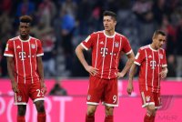 Fussball 1. Bundesliga Saison 17/18: FC Bayern Muenchen - VfL Wolfsburg